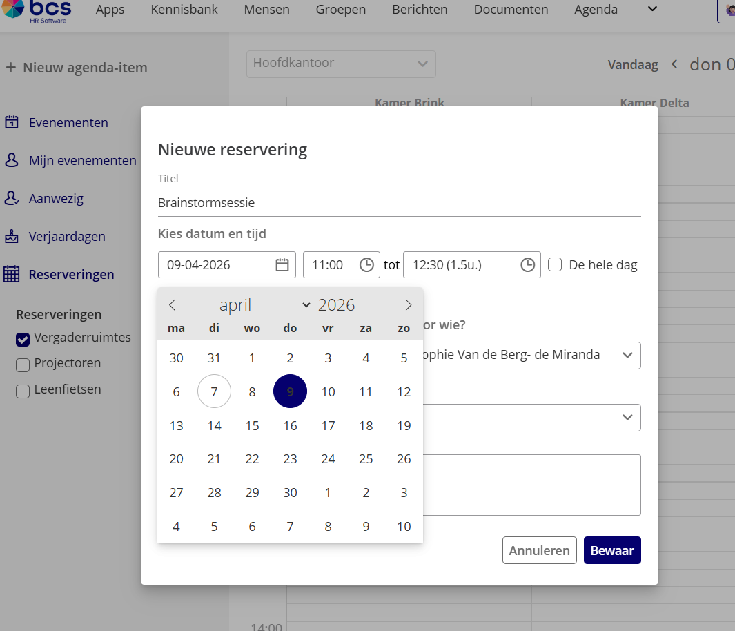 Kalenderweergave waarin een tijdslot wordt geselecteerd om een reservering te starten.